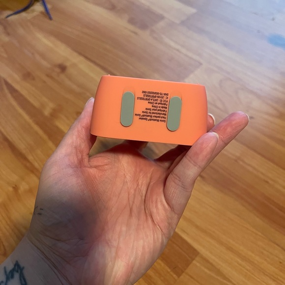 Portable speaker - Picture 3 of 5